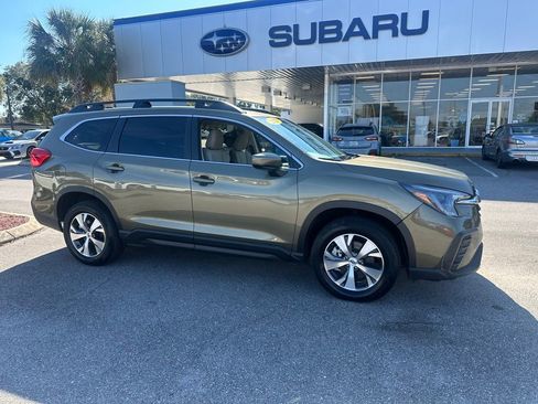 Used 2025 Subaru Ascent Premium image 1