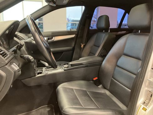 Used 2008 Mercedes-Benz C 300 Sedan image 12