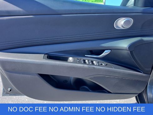 Used 2025 Hyundai Elantra SEL FWD image 12