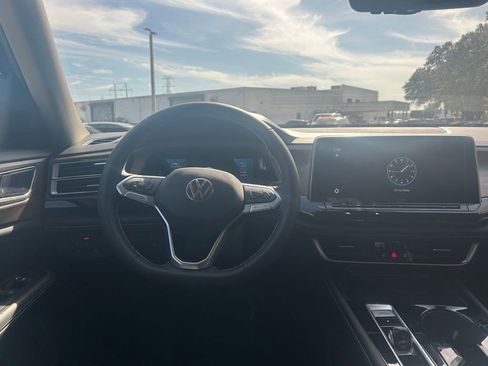 New 2026 Volkswagen Atlas SE FWD image 48