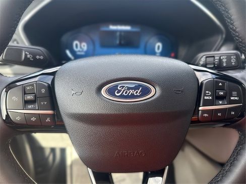 Certified 2023 Ford Escape Platinum image 19