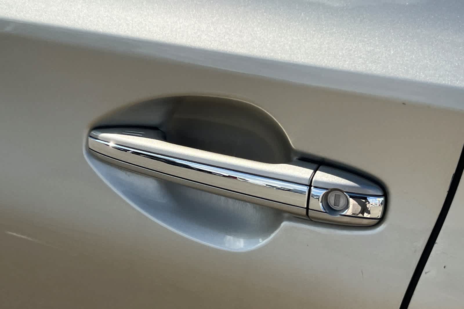 Used 2015 Toyota Avalon XLE Touring FWD image 10