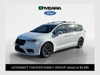 Used 2022 Chrysler Pacifica Touring-L w/ Uconnect Theater Family Group FWD 360° Tour