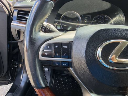 Used 2017 Lexus ES 350 w/ Luxury Package FWD image 22