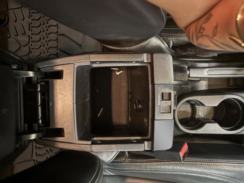 Used 2015 Jeep Wrangler Unlimited Sahara w/ Connectivity Group image 15