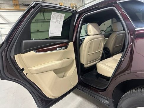 Used 2017 Cadillac XT5 Luxury AWD/4WD image 14