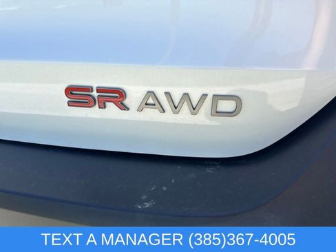Used 2025 Nissan Kicks SR w/ SR Premium Package AWD/4WD image 10