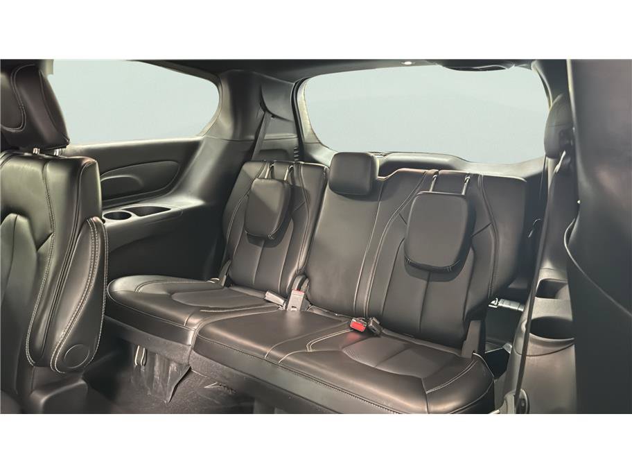Used 2025 Chrysler Pacifica Select FWD image 20