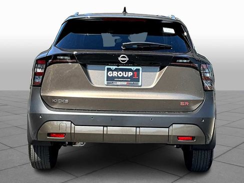 New 2026 Nissan Kicks SR image 4