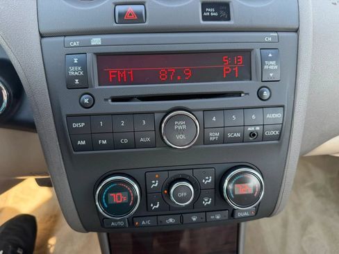 Used 2010 Nissan Altima Hybrid Sedan w/ Convenience Pkg FWD image 19