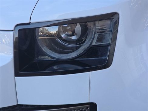 Certified 2021 Land Rover Defender 110 X-Dynamic SE image 32