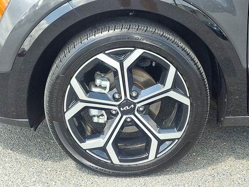 Used 2025 Kia Niro SX Touring FWD image 8