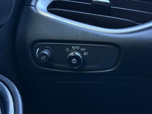 Used 2022 Chevrolet Malibu LT image 25