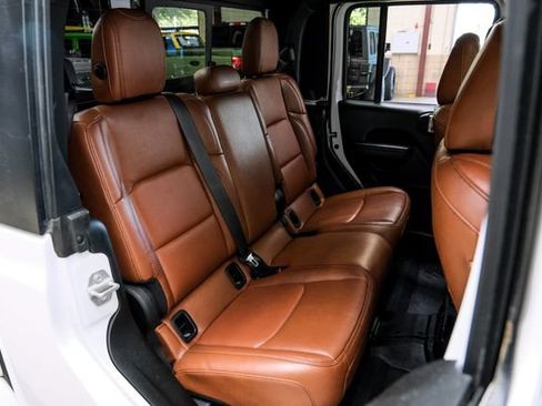Used 2023 Jeep Gladiator Sport AWD/4WD image 63