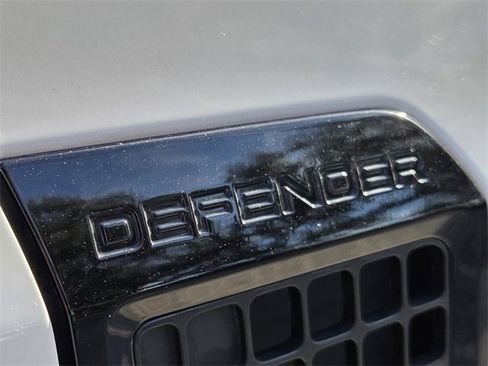 Used 2025 Land Rover Defender 110 S image 21