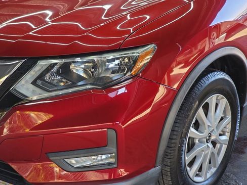 Used 2018 Nissan Rogue SV image 25