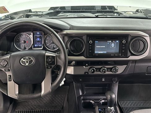 Used 2017 Toyota Tacoma SR5 image 9