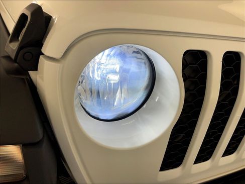 Used 2020 Jeep Gladiator Sport w/ Quick Order Package 24S AWD/4WD image 32