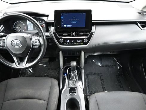 Used 2024 Toyota Corolla Cross LE image 15