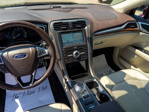 Used 2017 Ford Fusion Platinum AWD/4WD image 36