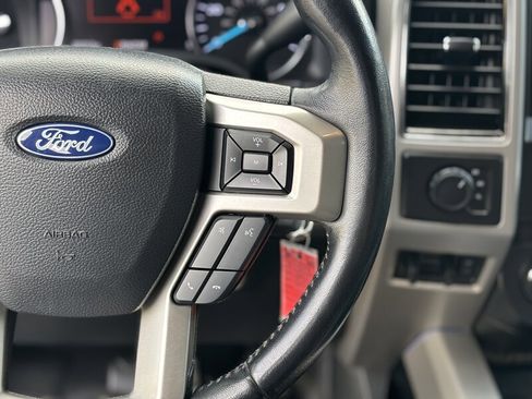 Used 2021 Ford F250 Lariat w/ Lariat Value Package AWD/4WD image 19