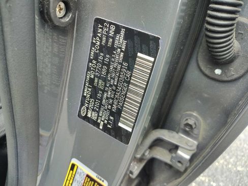 Used 2025 Hyundai Venue SEL FWD image 4