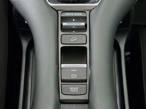 Used 2025 Honda HR-V Sport image 25