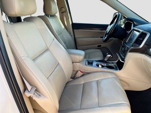 Used 2018 Jeep Grand Cherokee Limited w/ Luxury Group II AWD/4WD image 29
