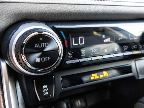 Used 2025 Toyota RAV4 XLE w/ Convenience Package image 33