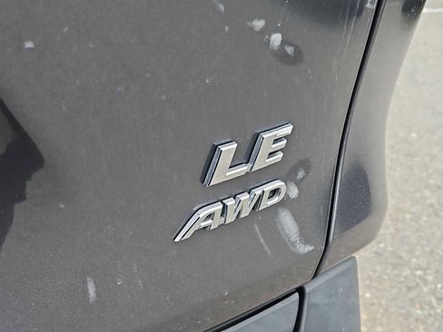 Used 2021 Toyota RAV4 LE image 12