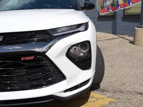 Used 2023 Chevrolet TrailBlazer RS w/ Sun and Liftgate Package AWD/4WD image 3