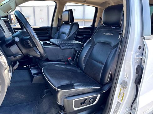 Used 2020 RAM 1500 Laramie w/ Off Road Group AWD/4WD image 28