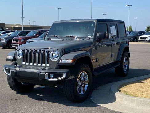 Used 2022 Jeep Wrangler Unlimited Sahara AWD/4WD image 3