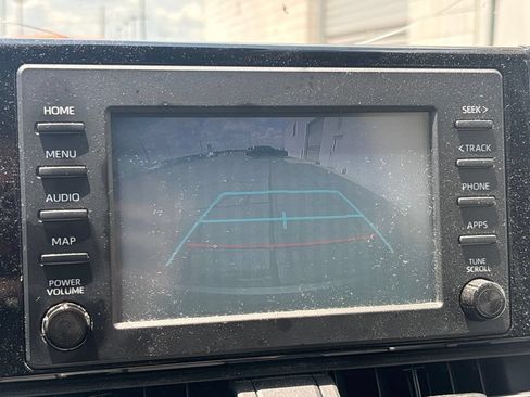 Used 2019 Toyota RAV4 XLE w/ Convenience Package FWD image 11