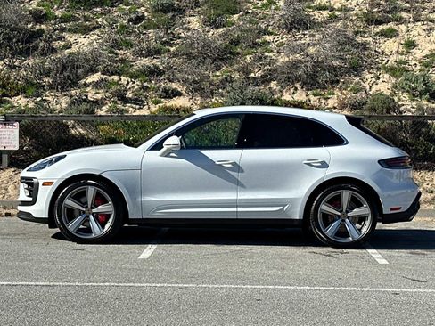 New 2026 Porsche Macan S image 2
