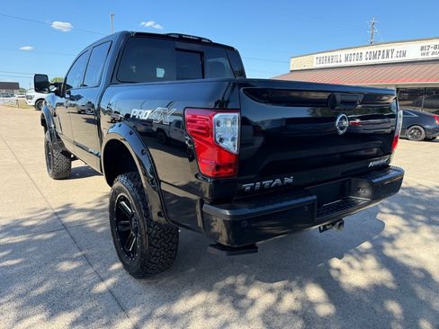 Used 2017 Nissan Titan PRO-4X AWD/4WD image 5