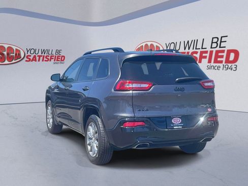 Used 2018 Jeep Cherokee Latitude AWD/4WD image 8