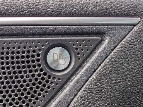 Used 2023 Ford Edge Titanium w/ Class II Trailer Tow Package image 30