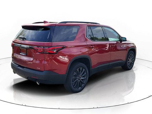 Used 2022 Chevrolet Traverse RS image 2