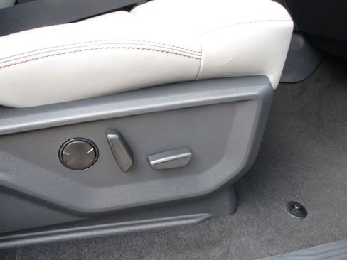 New 2025 Ford Expedition Max Active image 10