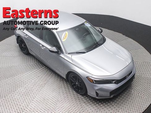 Used 2025 Honda Civic Sport image 3