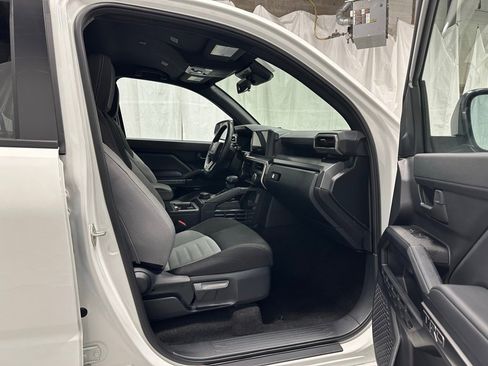 Used 2025 Toyota 4Runner TRD Off-Road image 56