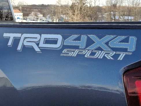 Used 2019 Toyota Tacoma TRD Sport image 33