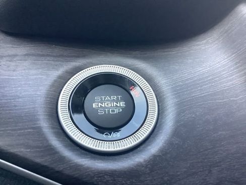 Used 2022 Jeep Grand Cherokee L Limited image 17