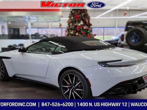 Used 2019 Aston Martin DB11 Volante image 2