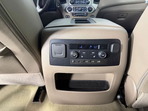 Used 2017 GMC Yukon XL SLT w/ Open Road Package RWD image 30