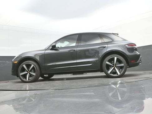 New 2026 Porsche Macan image 36