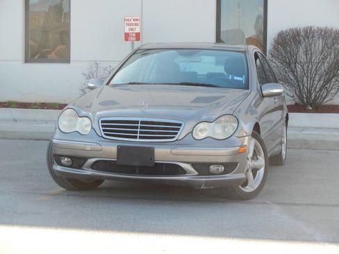 Used 2006 Mercedes-Benz C 230 C 230 Sport 4dr Sedan w/ Sunroof Pkg image 3