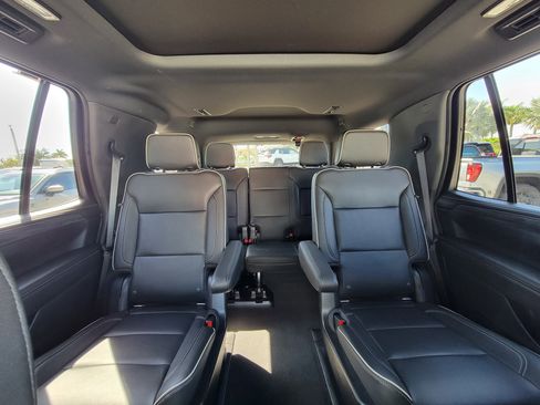 Used 2022 GMC Yukon SLT w/ SLT Premium Package RWD image 16