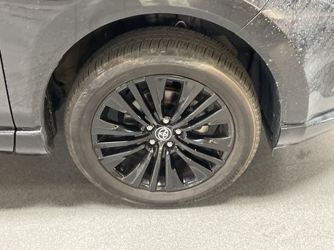 Used 2024 Toyota Venza Nightshade image 41